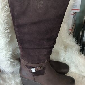 New UGG Women's Brown Suede Boots